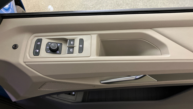 Volkswagen Multivan 1.5 TSI eHybrid Life 5dr 4MOTION DSG Estate